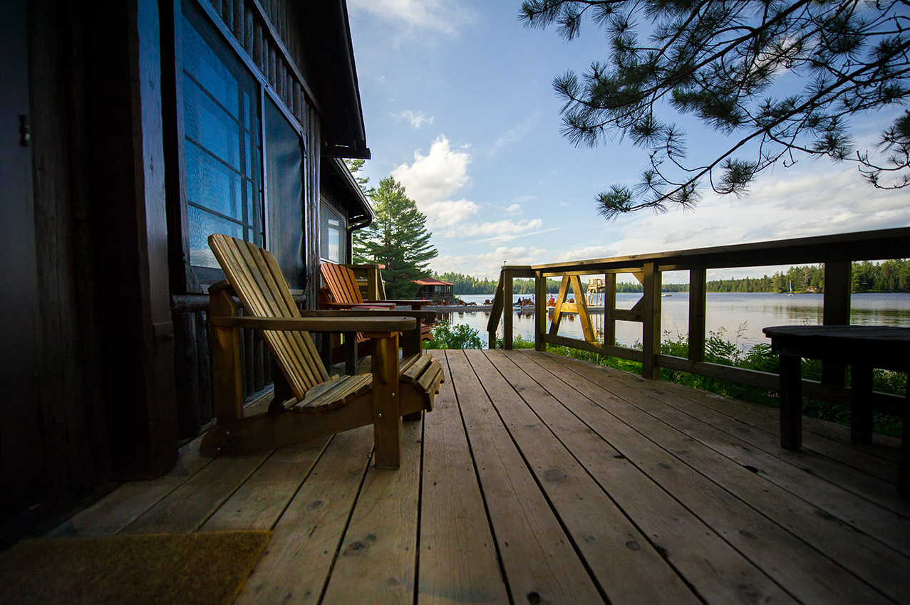 Quel produit choisir pour teindre ou peindre un patio en bois